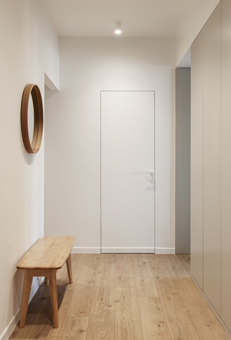 Ingresso in stile minimal di 9 di Cristina Massimino Architetto