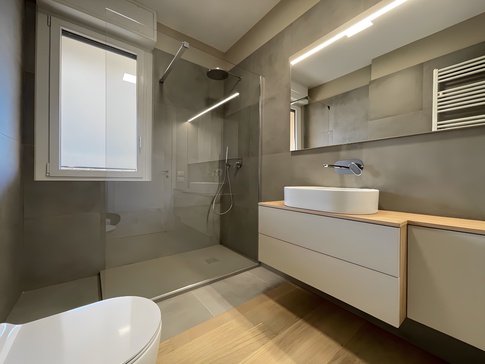 Bagno in stile minimal di 3 di JFD Juri Favilli Design