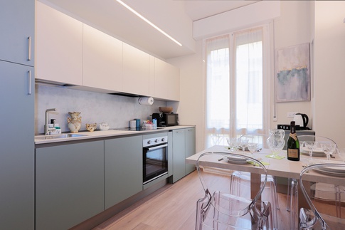 Cucina in stile contemporaneo di 10 di Moltefacce SRL