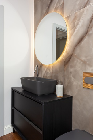 Bagno in stile contemporaneo di 5 di Alice Palese Atelier