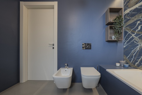 Bagno in stile contemporaneo di 6 di Annalisa Carli Architetto