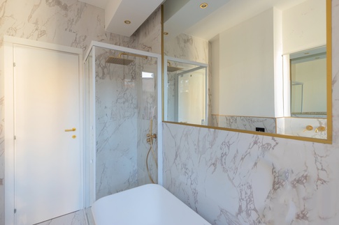 Bagno in stile moderno di 4 di Angela Baccaro Place Milano