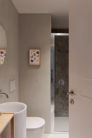 Bagno in stile contemporaneo di 3 di Alessia Provenzano architetto