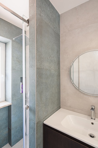 Bagno in stile contemporaneo di 8 di MANUARINO architettura design comunicazione