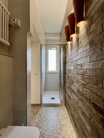 Bagno in stile mediterraneo di 8 di Fiorenzo D'Onofrio Architetto