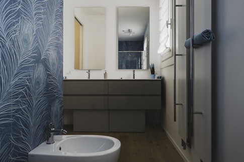 Bagno in stile contemporaneo di 7 di Annalisa Carli Architetto