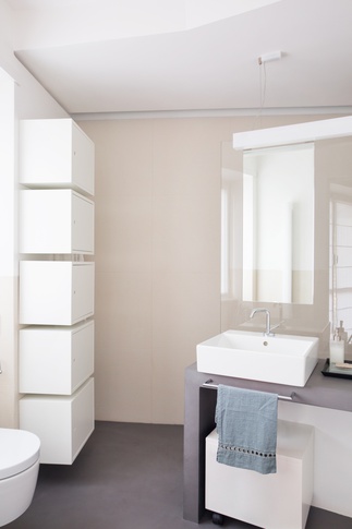 Bagno in stile minimal di 7 di Teresa Paratore Studio