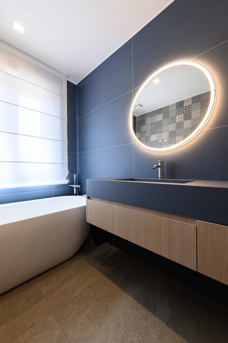 Bagno in stile contemporaneo di 3 di MANUARINO architettura design comunicazione