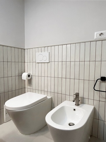 Bagno in stile contemporaneo di 3 di Studio Punto