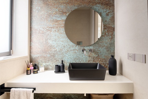 Bagno in stile contemporaneo di 5 di ciquadro architetti