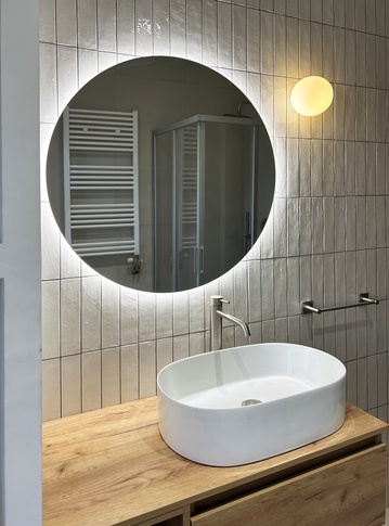 Bagno in stile contemporaneo di 5 di Studio Punto