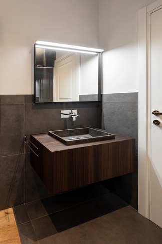 Bagno in stile contemporaneo di 4 di Studio Gaetano Riccardelli