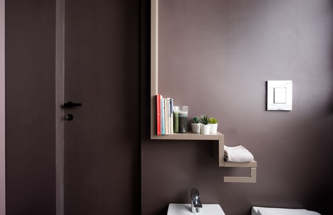 Bagno in stile minimal di 5 di Valentina Garraffa architetto light designer