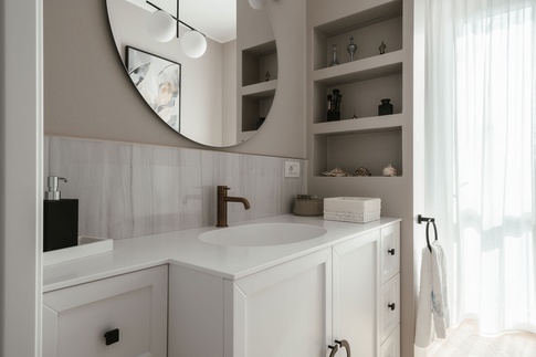 Bagno in stile classico di 6 di Annalisa Carli Architetto