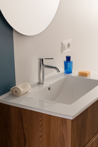 Bagno in stile contemporaneo di 5 di Alessia Provenzano architetto