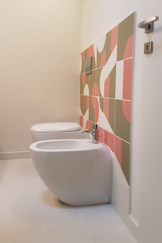 Bagno in stile moderno di 5 di SuMisura Architetti