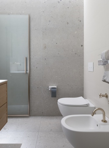 Bagno in stile contemporaneo di 7 di Michela Cordisco Interiors