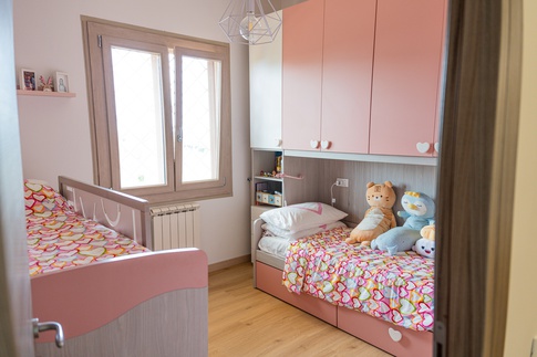 Cameretta Bambini in stile contemporaneo di 10 di Jessica Damiani architetto