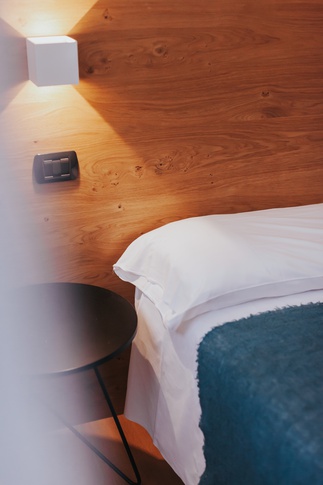 Camera da Letto in stile naturale di 30 di design by very