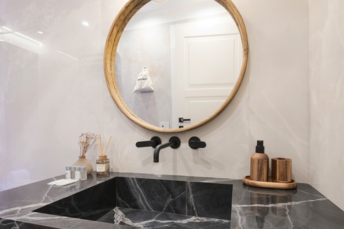 Bagno in stile contemporaneo di 6 di Studio Mariana Martini & Partners