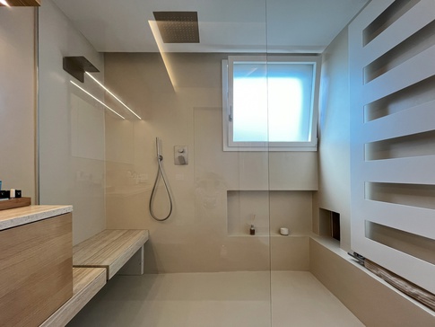 Bagno in stile moderno di 5 di JFD Juri Favilli Design